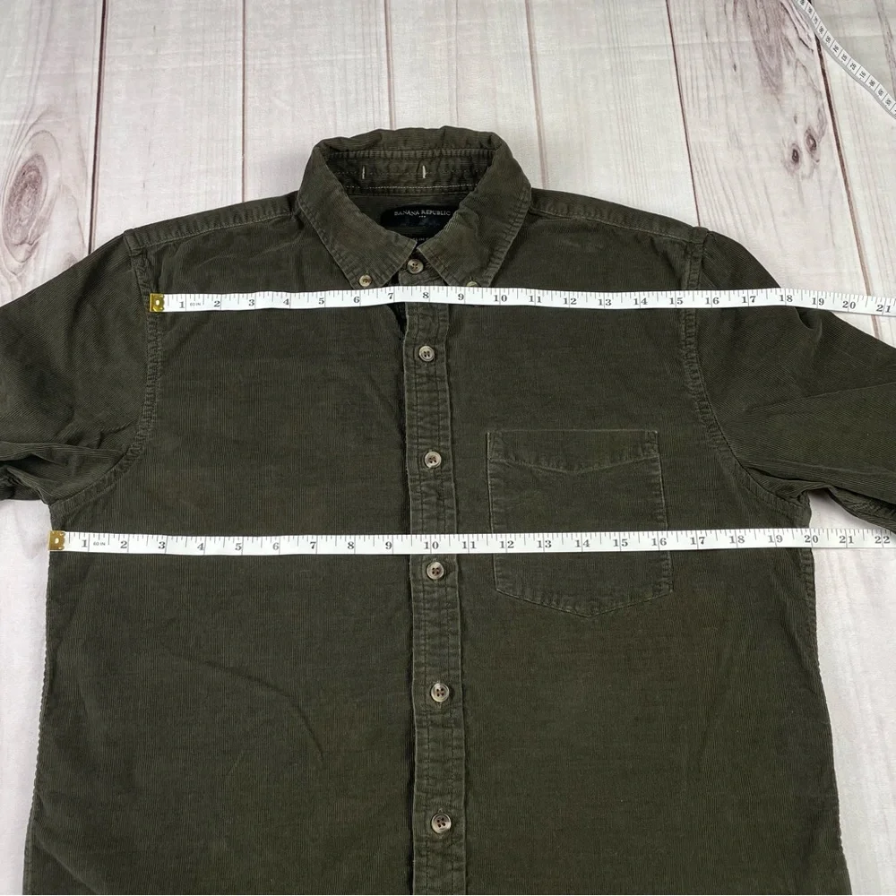 Banana Republic see reasonable front